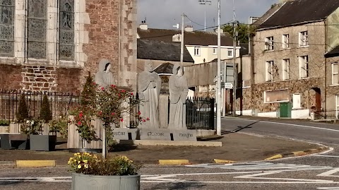 Fermoy Leisure Centre(Ionad Fóillíochta Mhainistir Fhear Maí)