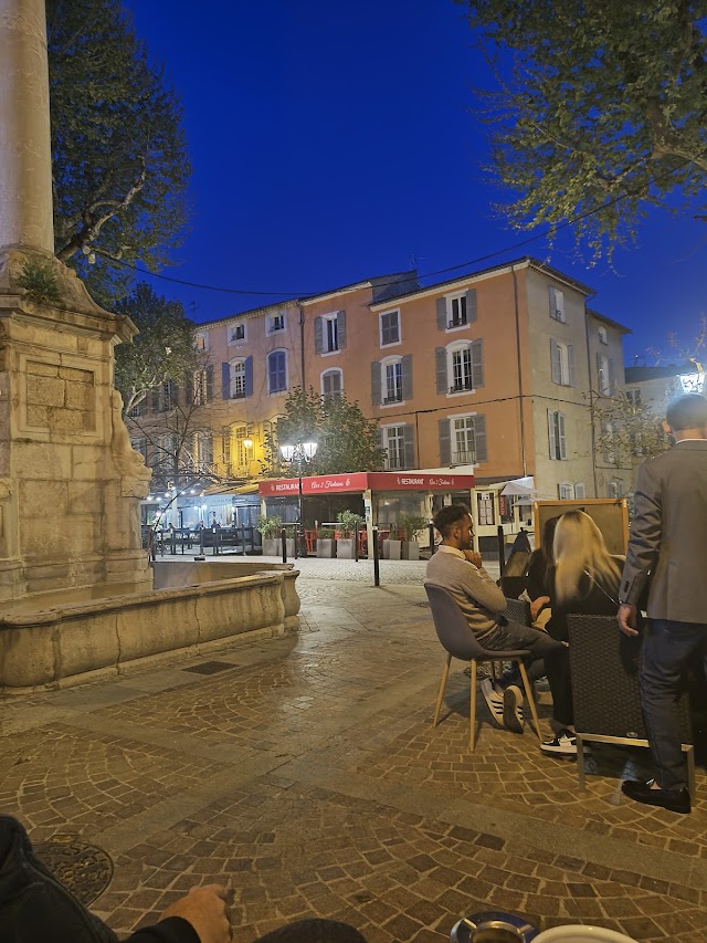 La Table de Pol