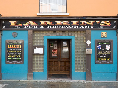 Larkin's Pub, Restaurant & B&B