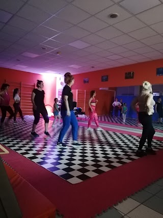 CENTRUM NAUKI TAŃCA - SNAKE DANCE