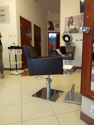 Salon Fryzjerski, fryzjer, kosmetyczka, solarium Marki