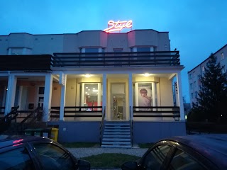 Styl. Salon fryzjersko - kosmetyczny