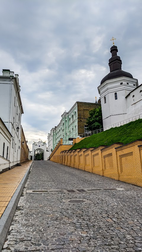 Лаврський храм на честь ікони Божої Матері "Всіх скорботних радість" УПЦ