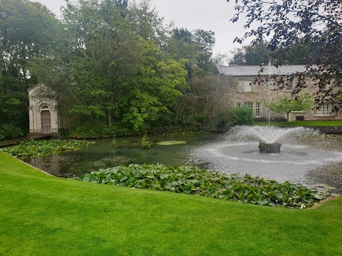 Coach House at Cliff hotel