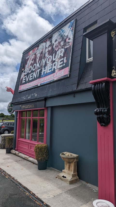 Marty's Halfway House - Bar and Guest Accommodation