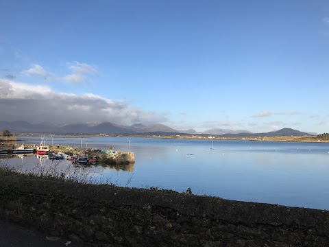 Connemara Cottages Roundstone