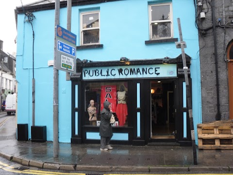 Public Romance Vintage