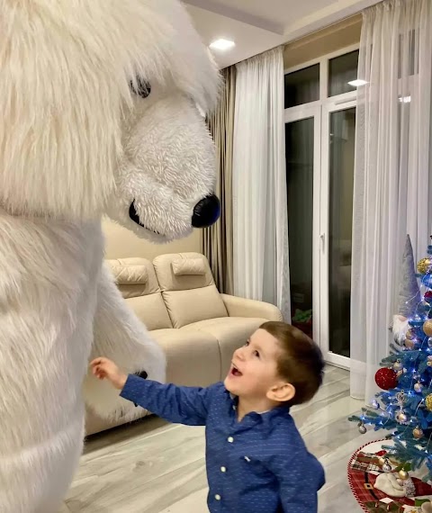 Важкий дим на весілля, Білий ведмідь на день народження Львів, Повітряні кульки Львів, Пес Патрон