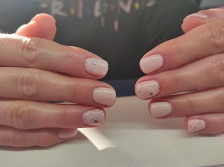 EvE Beauty Kosmetologia Białołęka: MASAŻ, Zabiegi pielęgnacyjne, manicure pedicure i henna