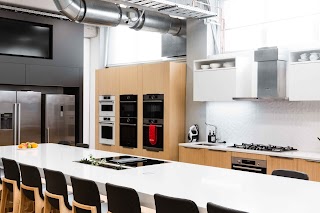 UnserHaus - Kitchen Appliance Showroom