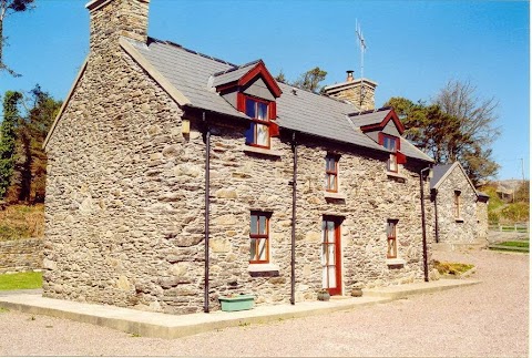 Pinewood Cottage & Apartment