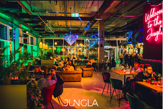 JUNGLA Cocktails & Food