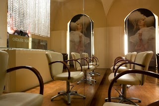 Roman Hair & Beauty Salon