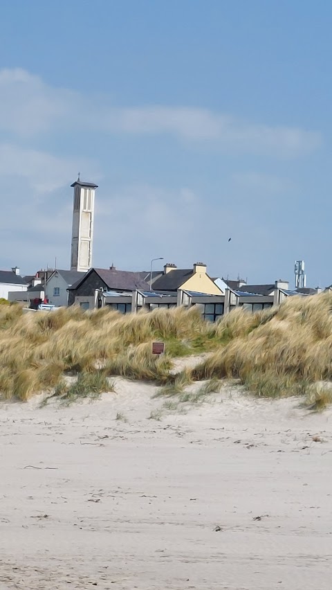 Free car parking behind Enniscrone Beach