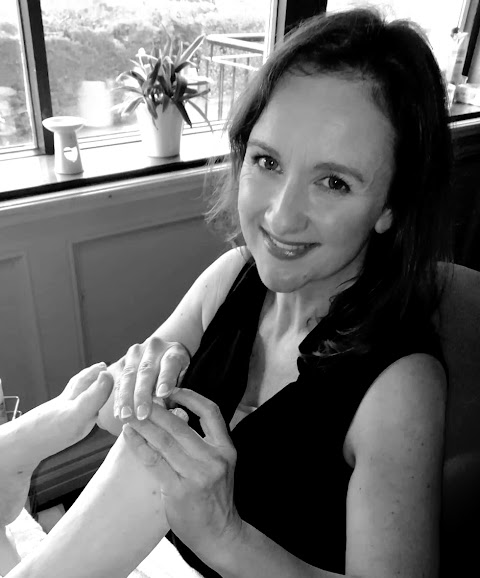 Tanya Ní Céirín, Reflexology Specialist, Sports Injury Massage Therapist Limerick