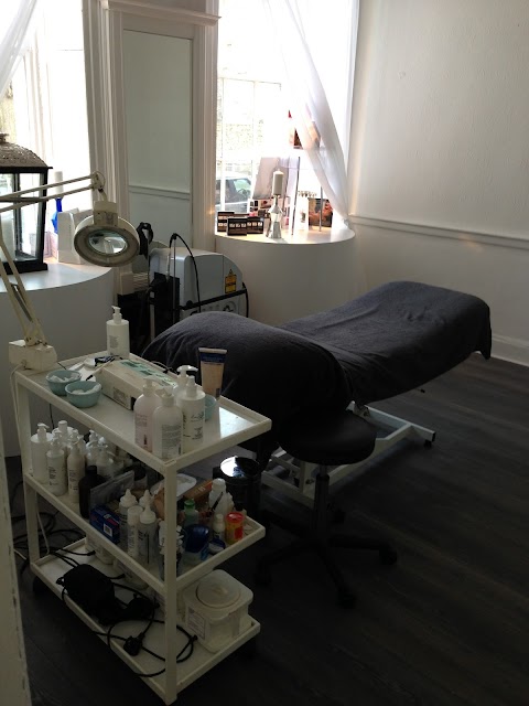 The Clinic Beauty Salon