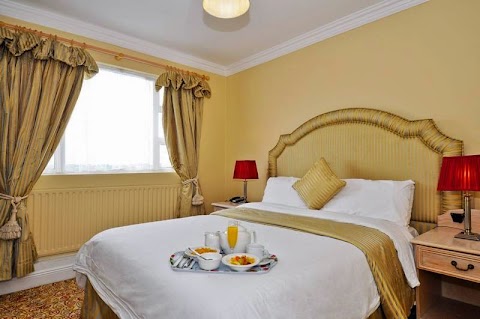 Longford Arms Hotel & Spa