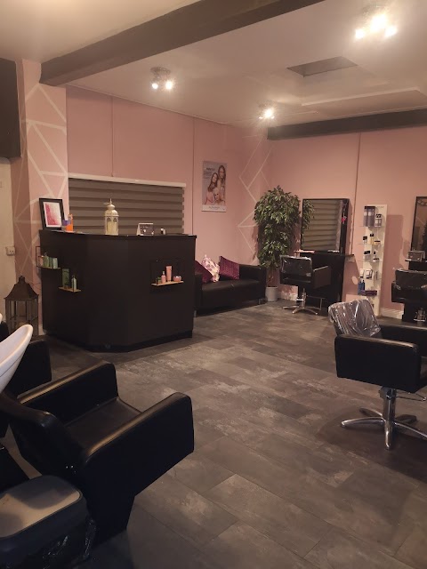 Magenta Hair Studio