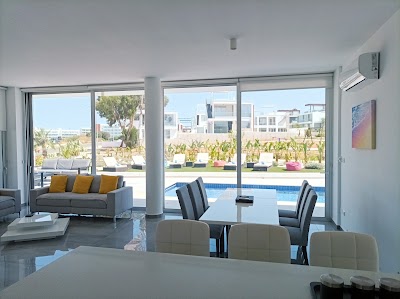 photo of L.A. Mer Homes - Exclusive Villa Rentals