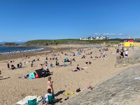 Private Self-Catering Apartment with Balcony @ Bundoran Beach - Sleeps 7 & Baby