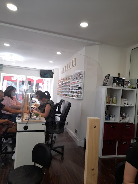 Lavish Nails Spa & Beauty - Nails Salon in Portlaoise