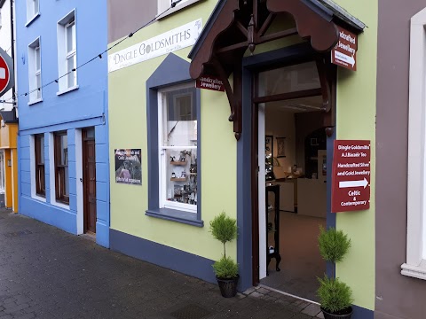 Dingle Goldsmiths A.J.Bácaéir Teoranta Gabhne óir Chorca Dhuibhne