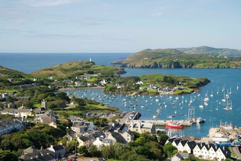 Cedar Boathouse Overlooking Baltimore & West Cork