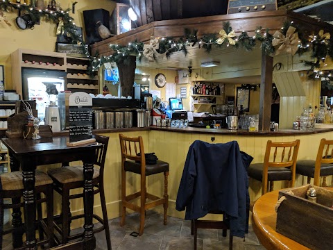 Nuala's Bar & Restaurant