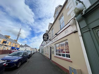 Olde Attic Bar & Guesthouse