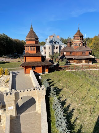 Святотроїцький монастир