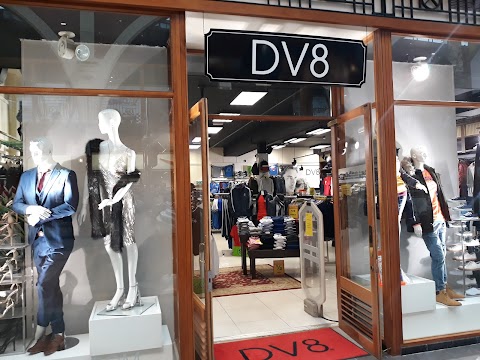 DV8