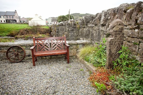 Aille River Tourist Hostel & Camping Doolin