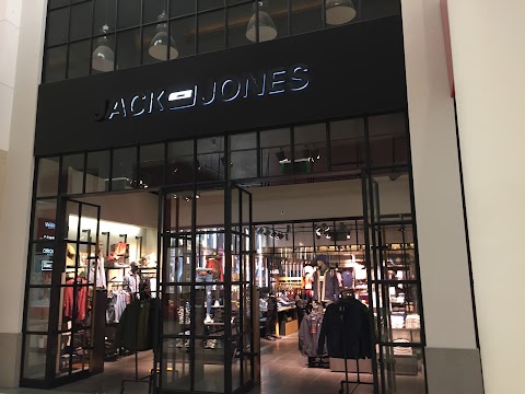 JACK & JONES