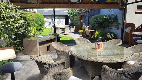 Billy Foleys Bar, Lounge & Beer Garden