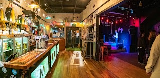 Moon Pizza Music and Beer Bar