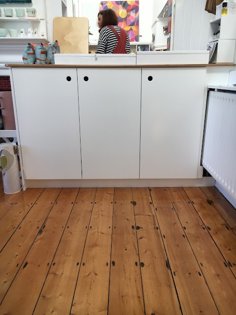 Tomas Kelly Fitted Furniture Kitchens & Carpentry service's