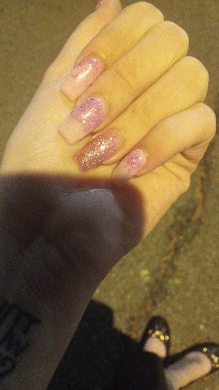 HK Nails