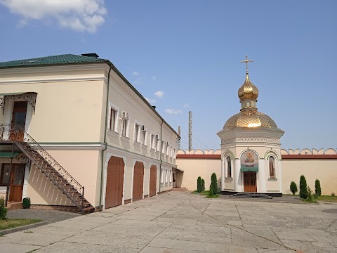 Свято-троїцький монастир УПЦ