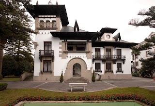 Palacio Arias & Hotel y Apartamentos Arias