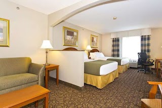 Days Inn & Suites by Wyndham La Crosse/Onalaska