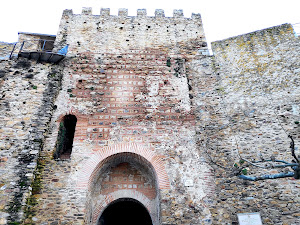 Arco de acceso a la muralla