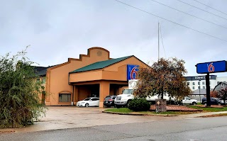 Motel 6 Elkhart, IN