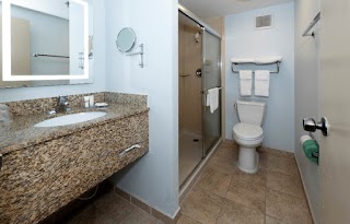 Red Roof Inn & Suites Wilmington – New Castle