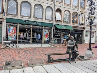 The Black Dog General Store - Faneuil Hall