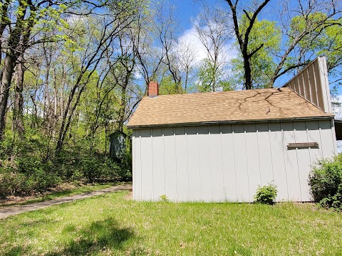 St. Deroin Broom Maker Building