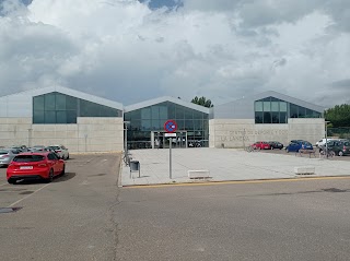 Centro de Deporte y Ocio La Lanera de Supera