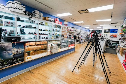 Hunt's Photo & Video Photography Retailer