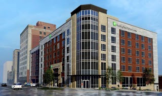 Holiday Inn Express & Suites Lincoln Downtown, an IHG Hotel