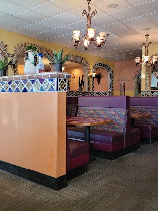 El Molcajete Mexican Grill