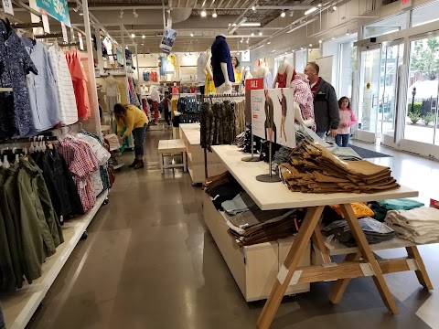 Photo of Old Navy - 13860 City Center Drive, Chino Hills, CA 91709, USA